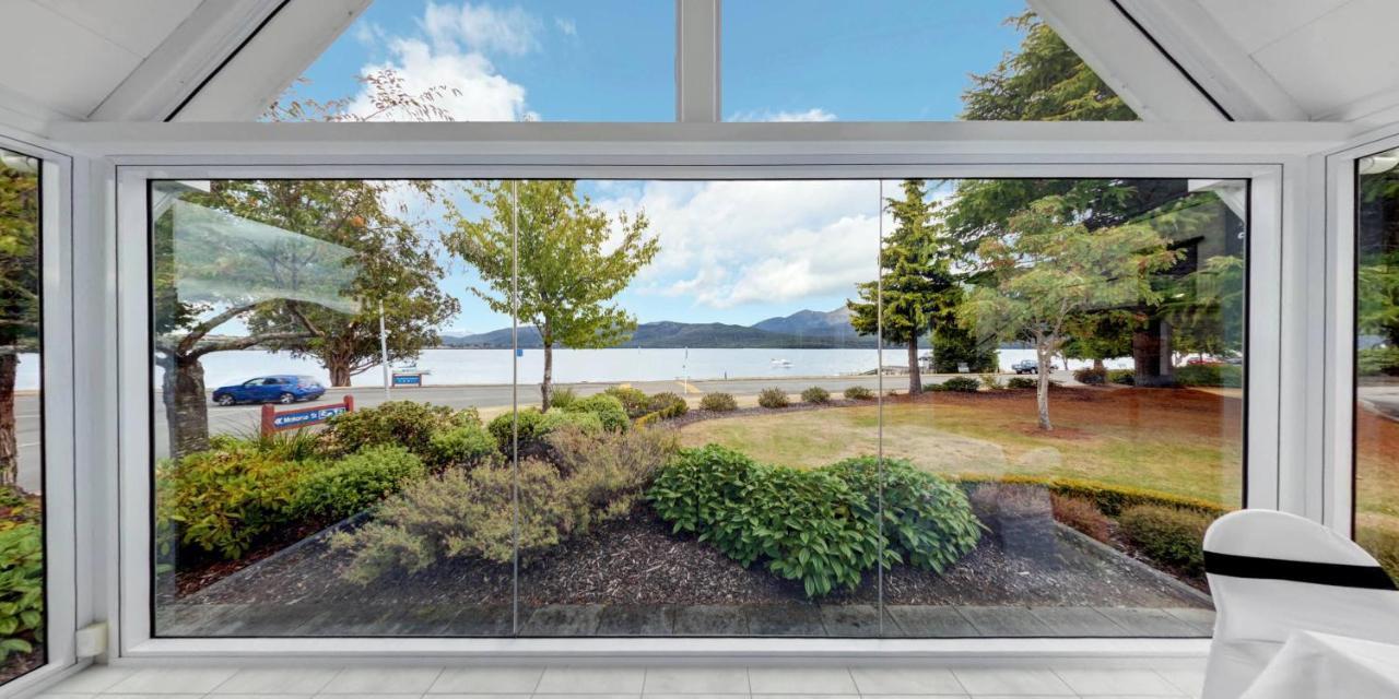 Distinction Te Anau Hotel & Villas Exterior photo